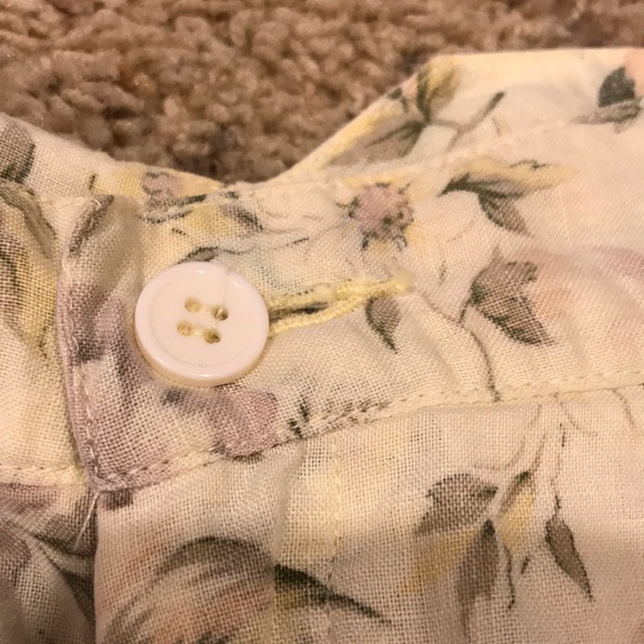 Thrifted Generra Collection Yellow Floral Shorts - Picture 4 of 9